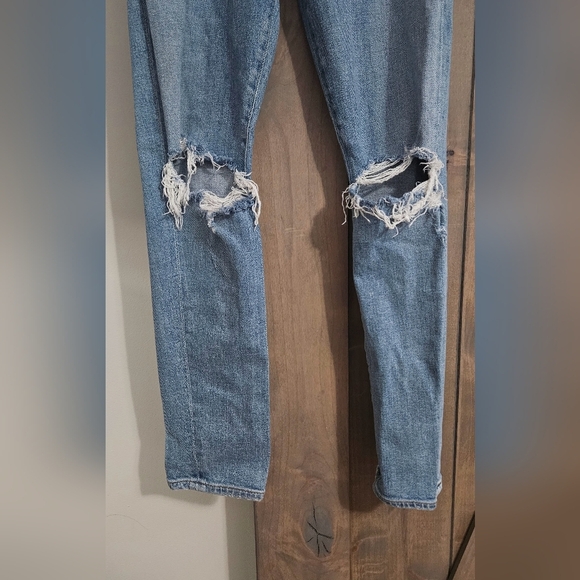 AGOLDE Mid Rise Skinny Straight Toni Jeans In Light Wash Distressed Knee.Size 26 - Picture 5 of 15